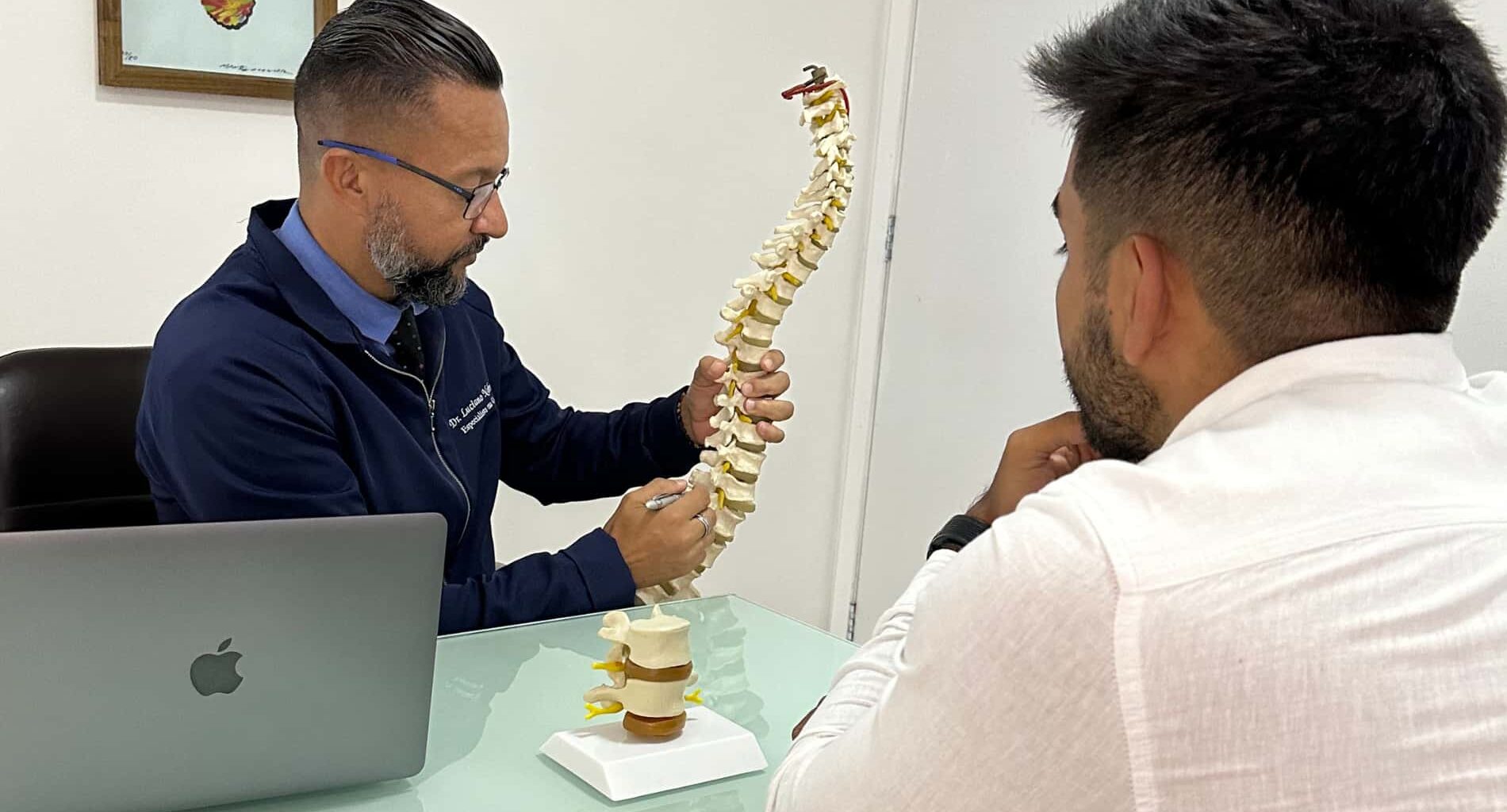 foto de fisioterapia para coluna vertebral 