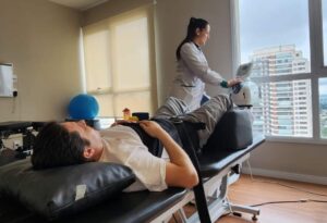 foto de fisioterapia para coluna vertebral