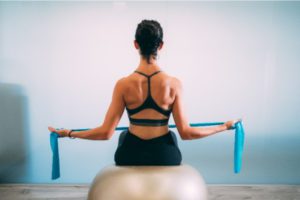 benefícios do pilates para a coluna: Os exercícios realizam um papel muito importante no fortalecimento da coluna
