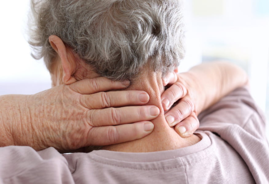 A espondilodiscopatia degenerativa afeta a coluna cervical, torácica e lombar. 