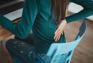 Dependendo da causa, a Lombalgia pode ser tratada com uma variedade de métodos, e sim, Lombalgia e Fisioterapia têm tudo a ver.