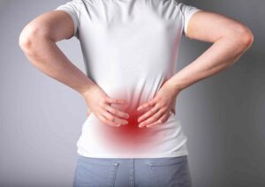 Raramente é necessária uma cirurgia para os casos de espondiloartrose na coluna.