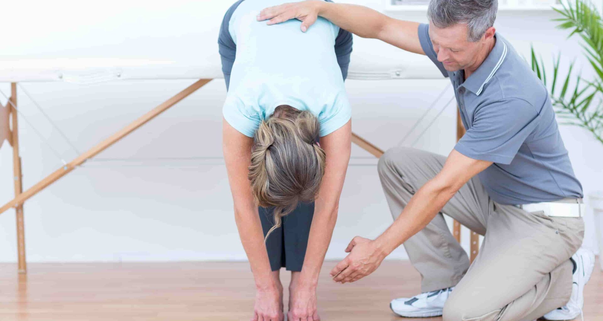 O alongamento da coluna vertebral é uma forma de exercício físico que visa melhorar a flexibilidade e a mobilidade da coluna vertebral.