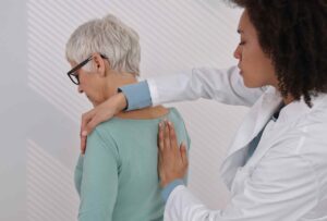 foto de escoliose qual medico procurar