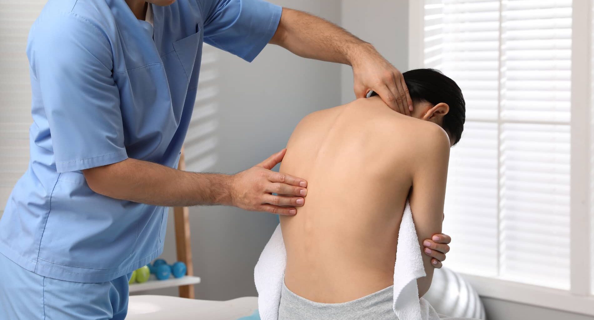 foto de fisioterapia para escoliose