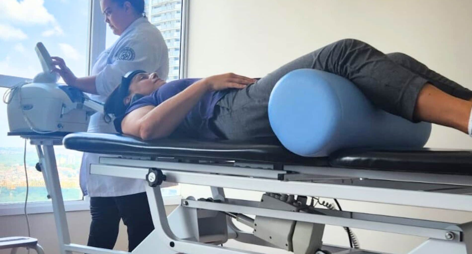 foto de acupuntura para dor nas costas