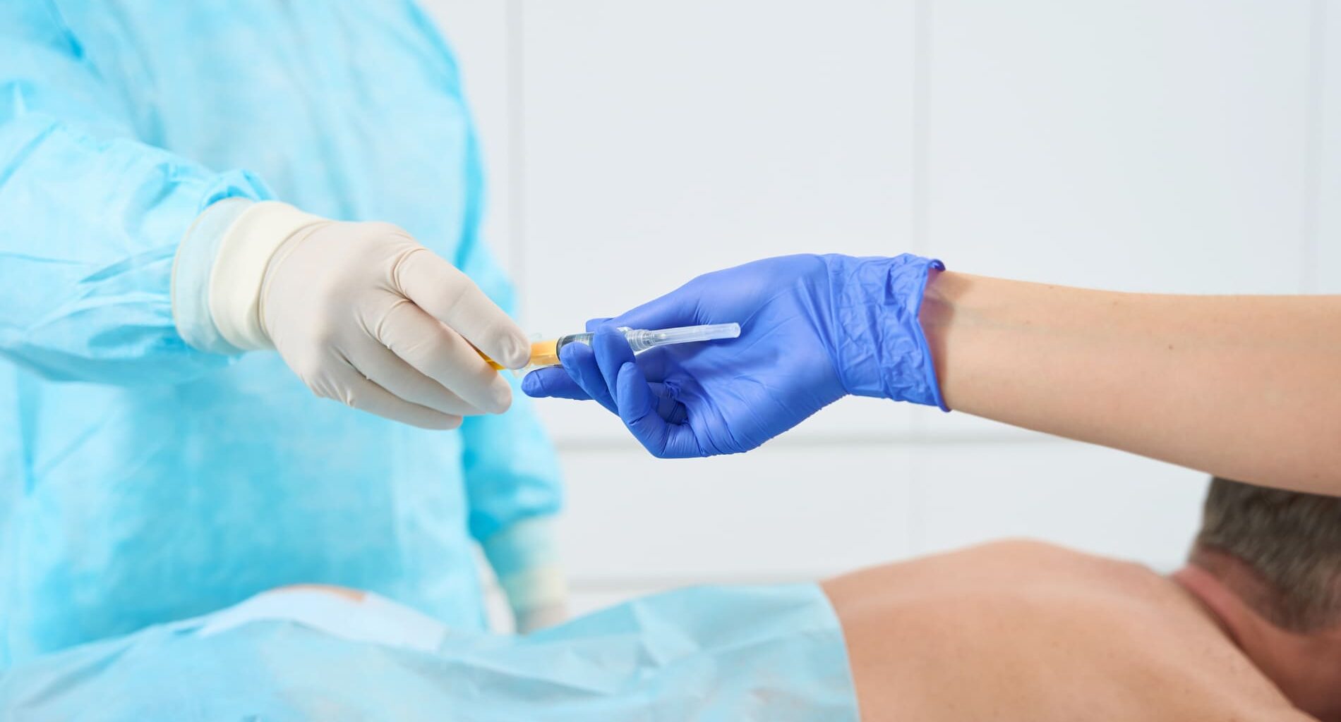 foto de cirurgia minimamente invasiva da coluna