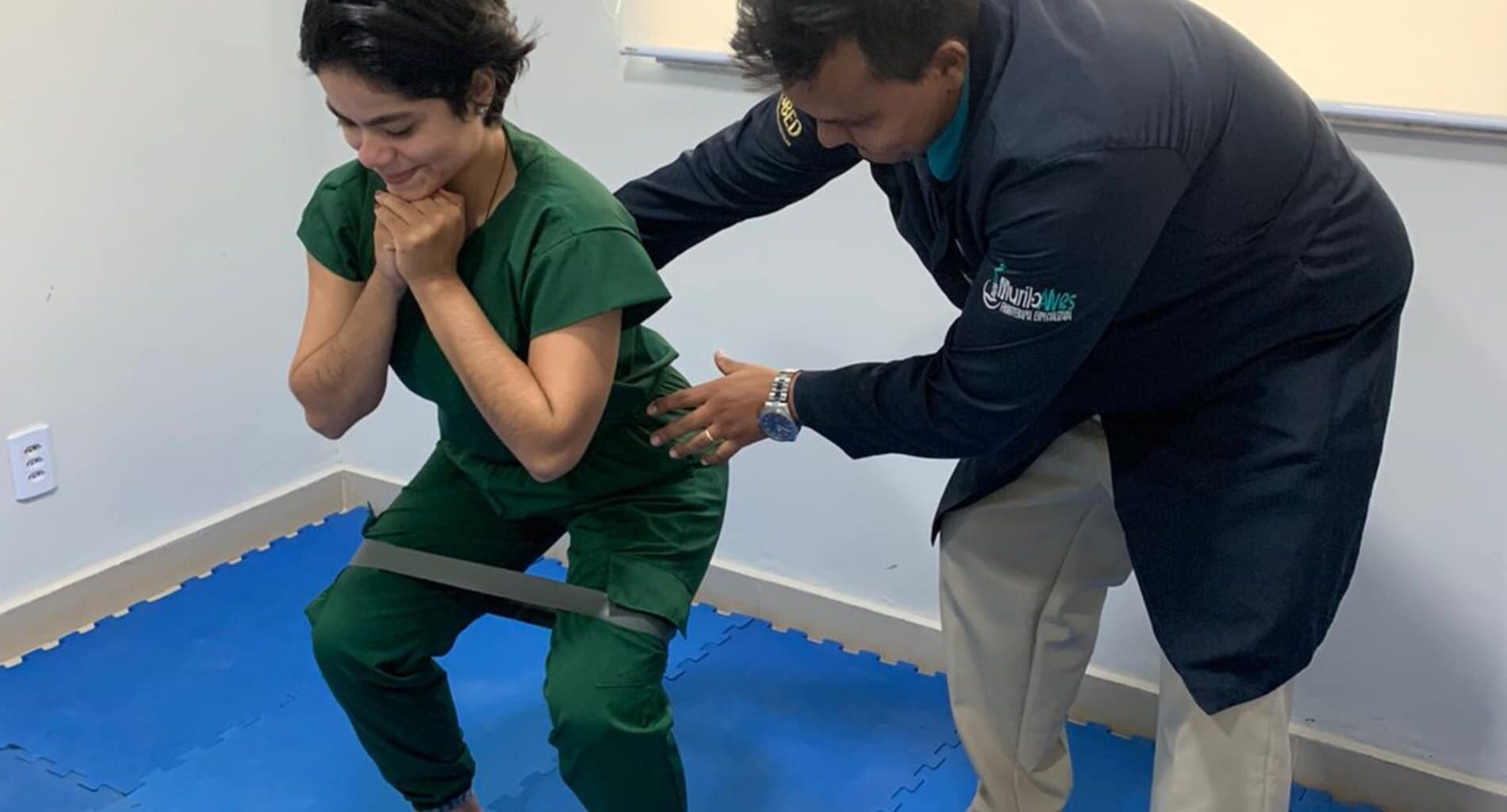 foto de fisioterapeuta de coluna