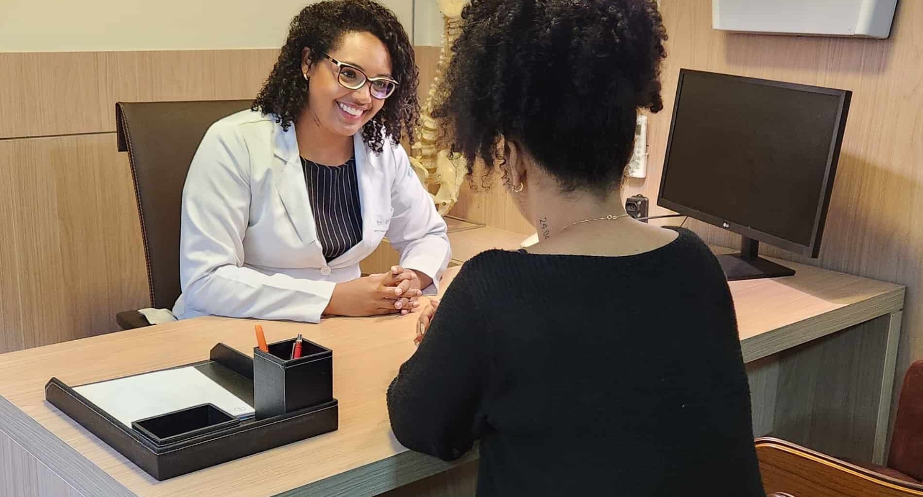 foto de inflamação na coluna cervical