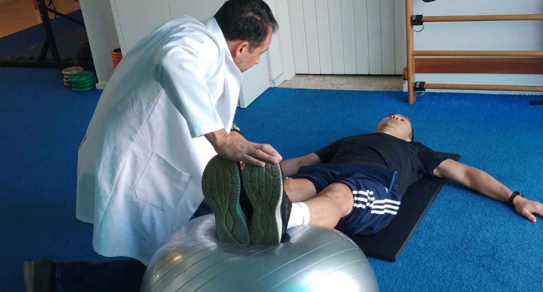 foto de tratamento de dor embaixo das costas