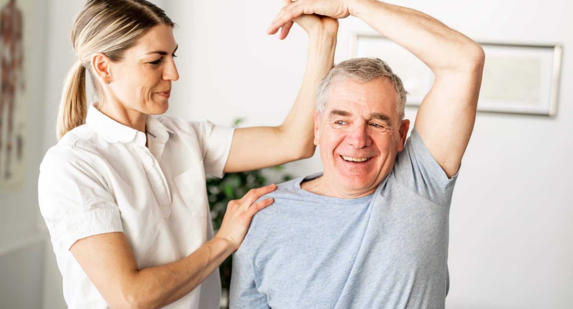 foto de tratamento para dor no ombro