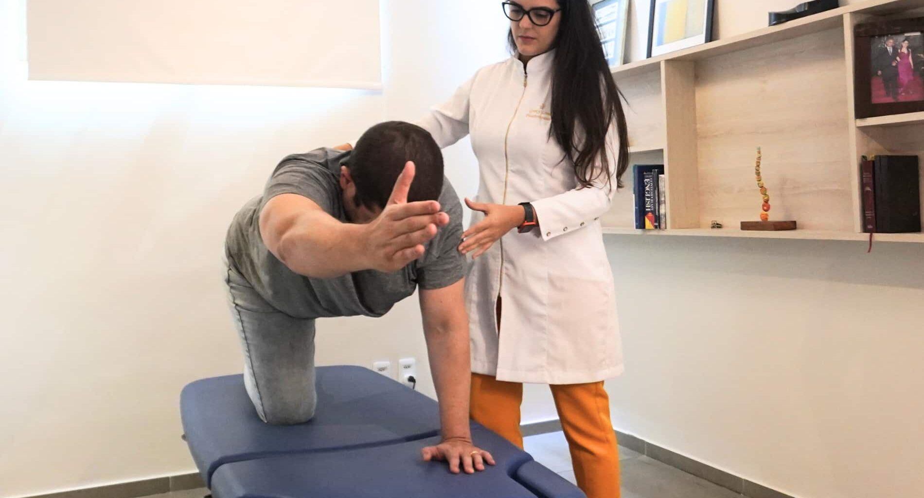 foto de fisioterapia na coluna