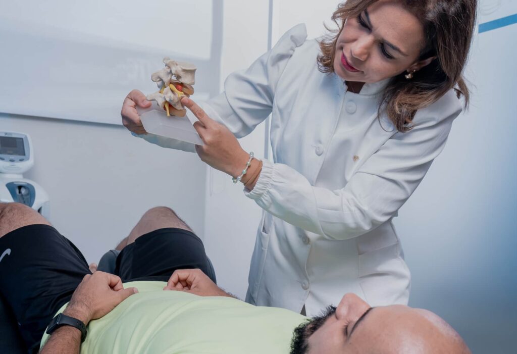 foto de como é a fisioterapia do itc vertebral