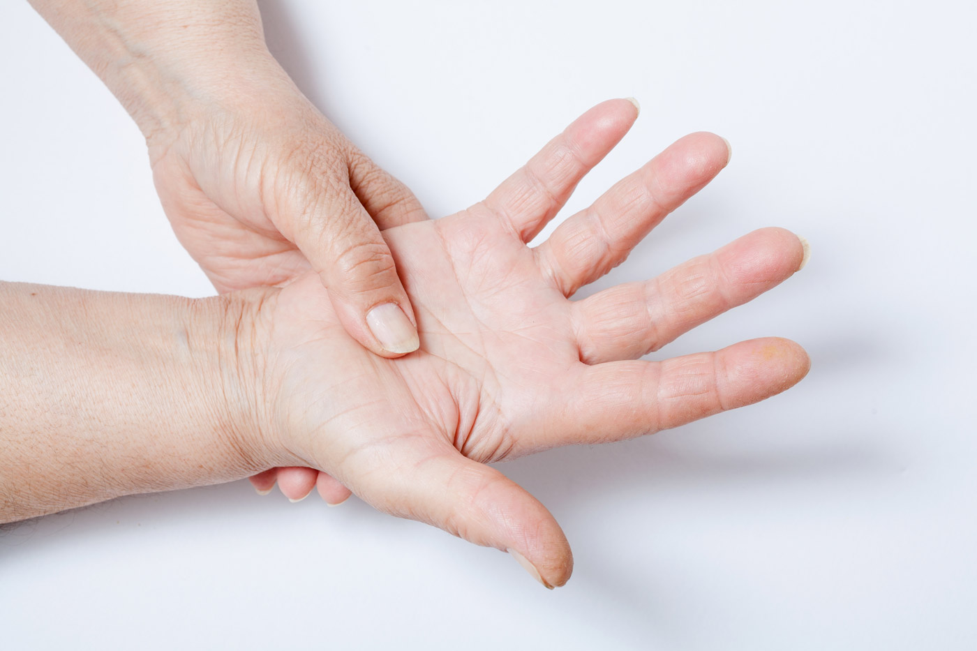 Fibromialgia não tem cura, mas existem vário tratamentos que podem ajudar a conviver com isso.